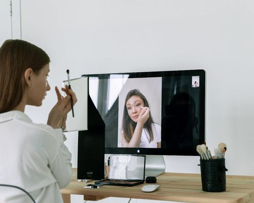 Video tutorials on screen